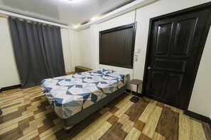 Fer et planche Ă repasser, Wi-Fi, draps fournis