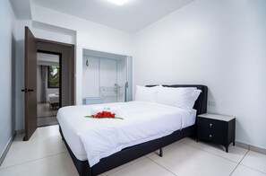 2 habitaciones, tabla de planchar con plancha, wifi y ropa de cama 