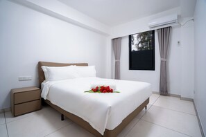 2 habitaciones, tabla de planchar con plancha, wifi y ropa de cama 