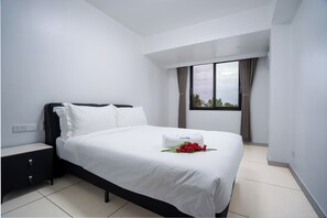 2 habitaciones, tabla de planchar con plancha, wifi y ropa de cama 