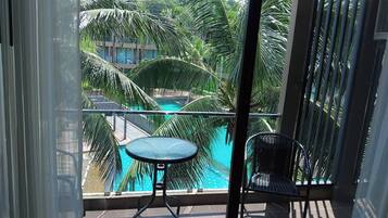 Outdoor pool, open 8:00 AM to 8:00 PM, free pool cabanas, pool loungers