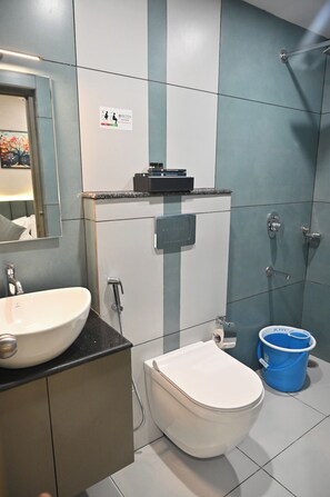 Bathroom - Bilton Premium Luxury Hotel (Bengaluru,)