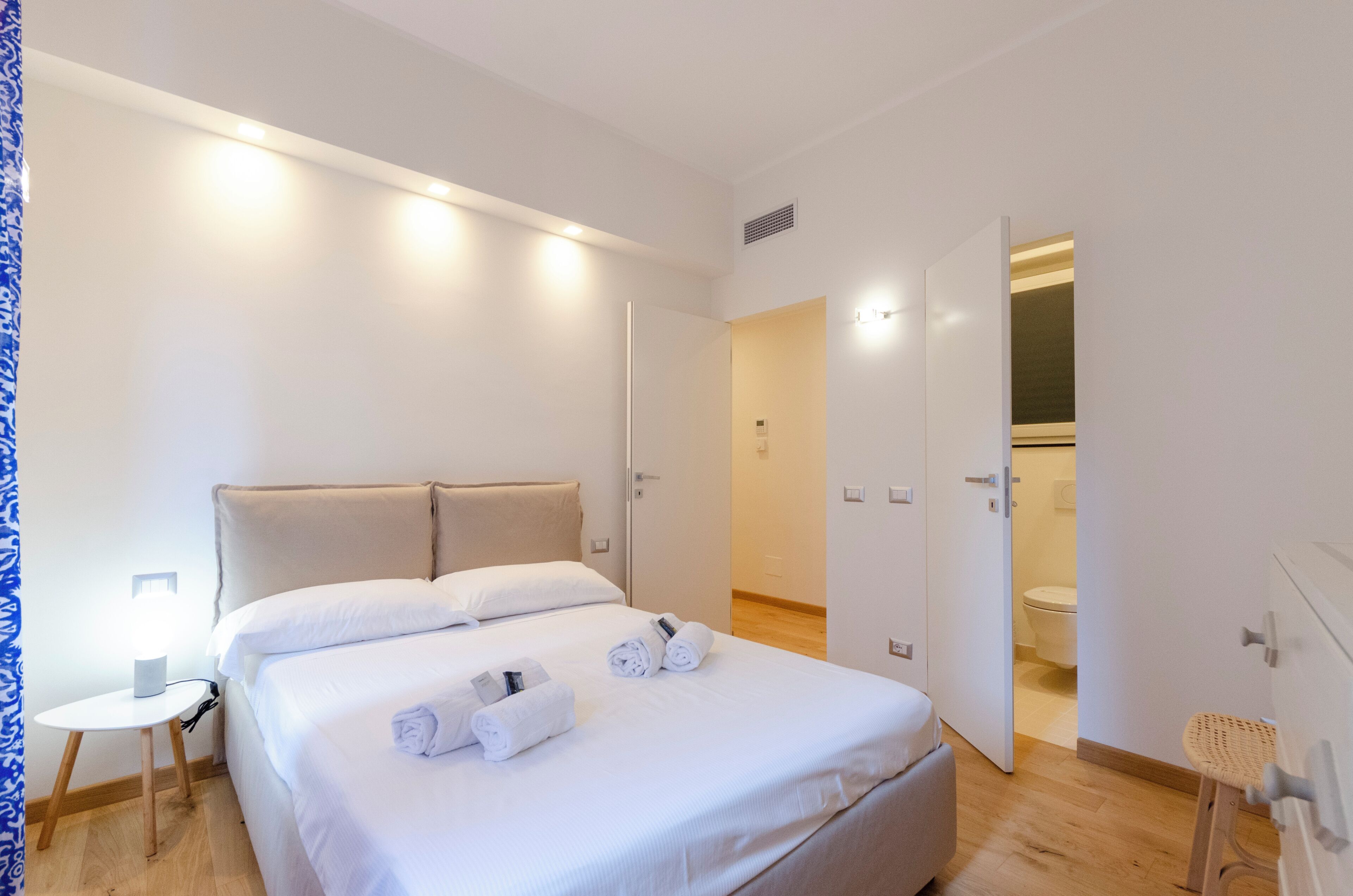 Perhehuoneisto, 6 makuuhuonetta, parveke, vuoristonäköala | Kannettavalle tietokoneelle sopiva työtila, silitysrauta/-lauta