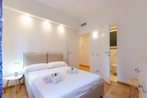 Family Apartment, 6 Bedrooms, Balcony, Mountain View - 2 Flats Combined Spacious Family Retreat (Santa Margherita Ligure)