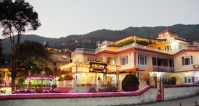 555 Home Stay and Restaurant