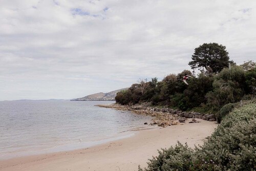 Bellerive Bluff House | Spacious family home