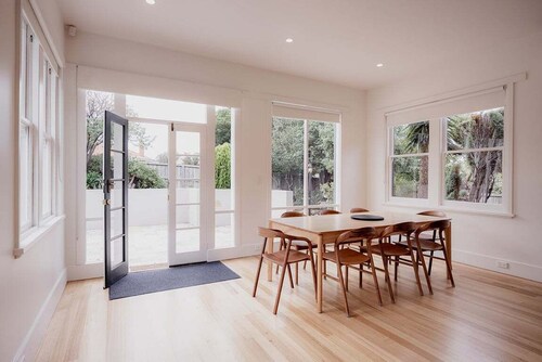 Bellerive Bluff House | Spacious family home