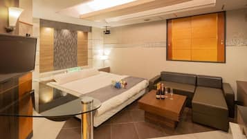 Economy Double Room, City View | Interior