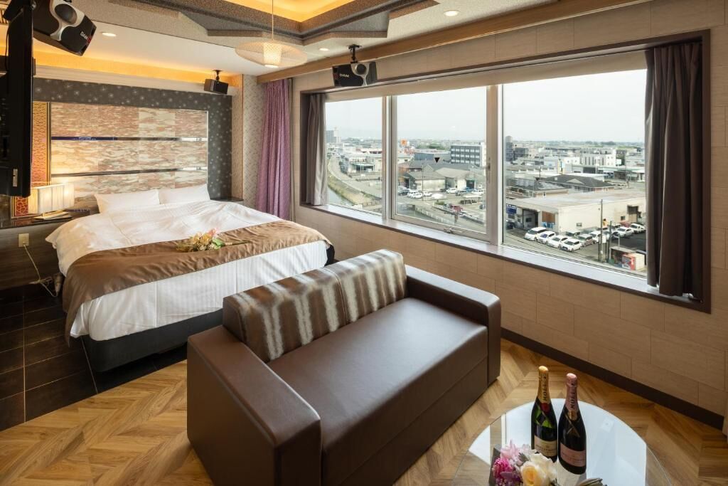 ห้องอีโคโนมีดับเบิล, วิวเมือง