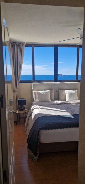 Iron/ironing board, Internet, bed sheets - Nice Stay Trinosol II Apartment (Benidorm)