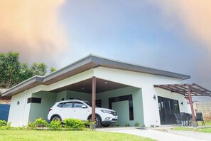 Exterior - Entire New House Hosted by Arelis (San Ramón)