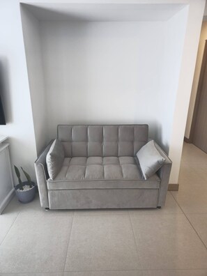 Living area - Stunning new beachfront condo 9th floor ocean view (Jacó)