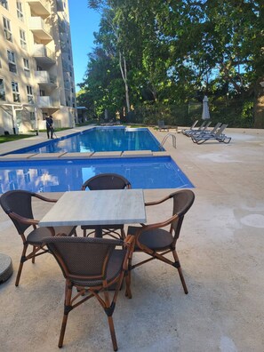 Pool - Stunning new beachfront condo 9th floor ocean view (Jacó)