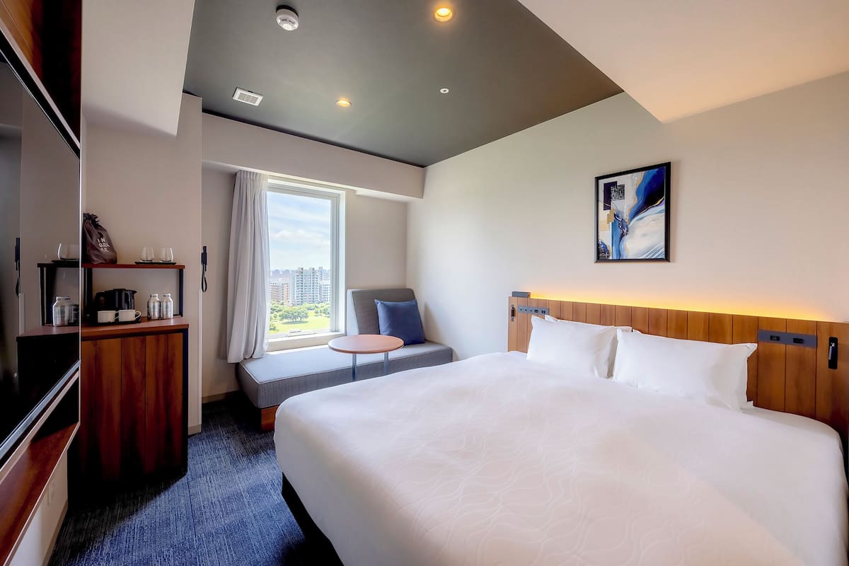 Standard King with Sofa Bed, Non Smoking | Free WiFi