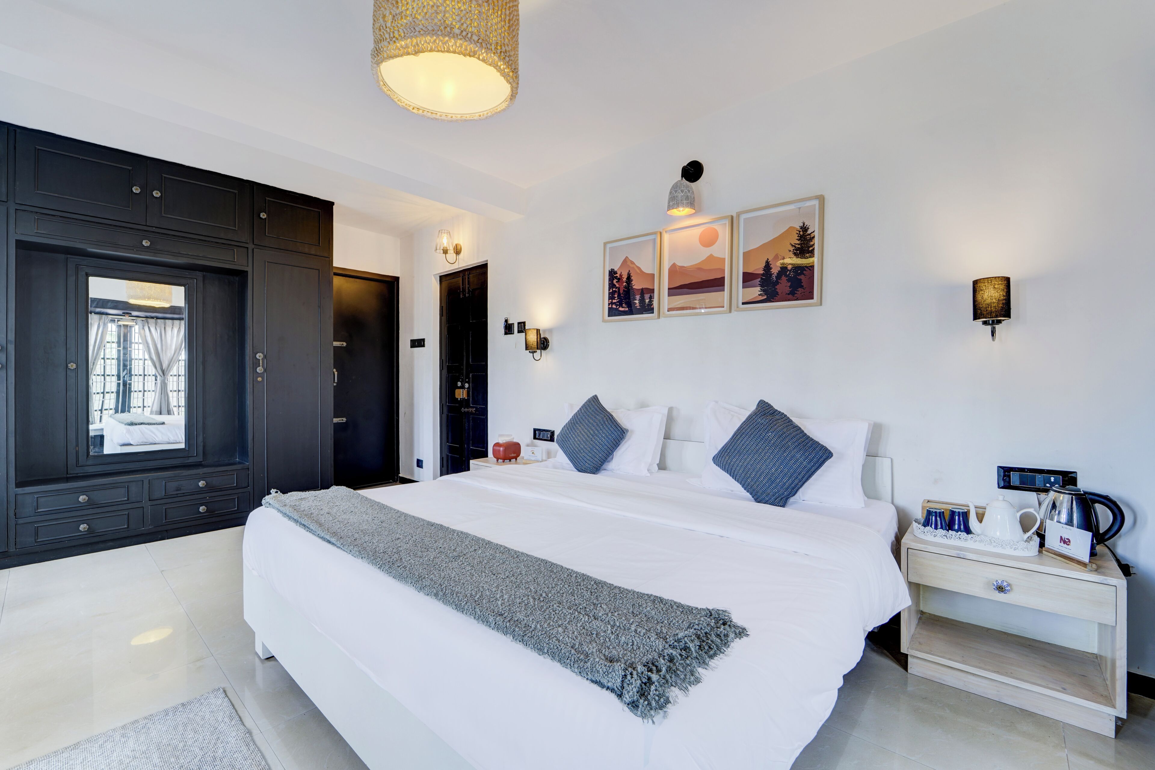 Deluxe Villa | Iron/ironing board, free WiFi