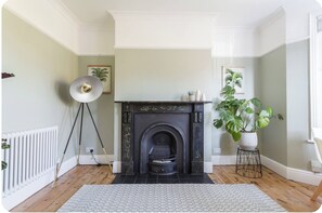 Interior - Southampton Apartment - Near Hospital, City & University, Free On-street Parking (Southampton)