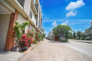 Property grounds - Hotel O near Juanda Airport formerly Azz (Sidoarjo)