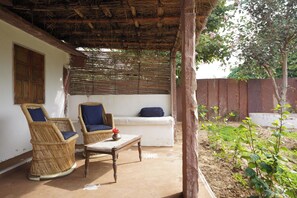 Terrace/patio - Solitude in a Natural Home amidst the Aravali Hills (Akedadoongar)