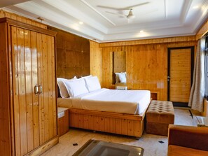 Unclassified image, 2 of 50, button - Maharana Palace (Mussoorie)