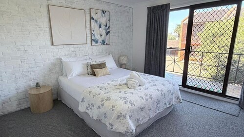 Tamworth Terrace House - It's All About Location!