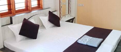 6 habitaciones, tabla de planchar con plancha y wifi