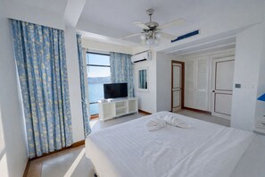 Iron/ironing board, WiFi, bed sheets - Condo 2 BR in Laguna (Lake View) (Phuket)