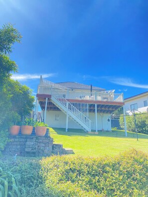 Exterior - Home with spectacular views of Lake Illawarra (Lake Heights)