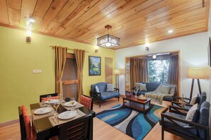 Classic Cottage | Dining - Alaya Stay Hill Home Petfriendly Cottage (Kosiyakutoli)