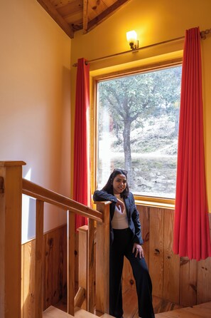 Classic Cottage | Interior - Alaya Stay Hill Home Petfriendly Cottage (Kosiyakutoli)