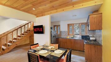 Cottage Klasik | Tempat makan