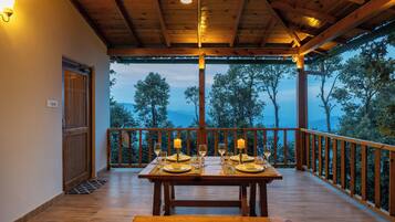 Cottage Klasik | Tempat makan outdoor