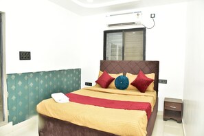 Room - Hotel Emirates Case (Raipur)