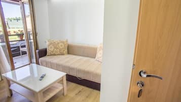 Studio, Balkon | Wohnbereich