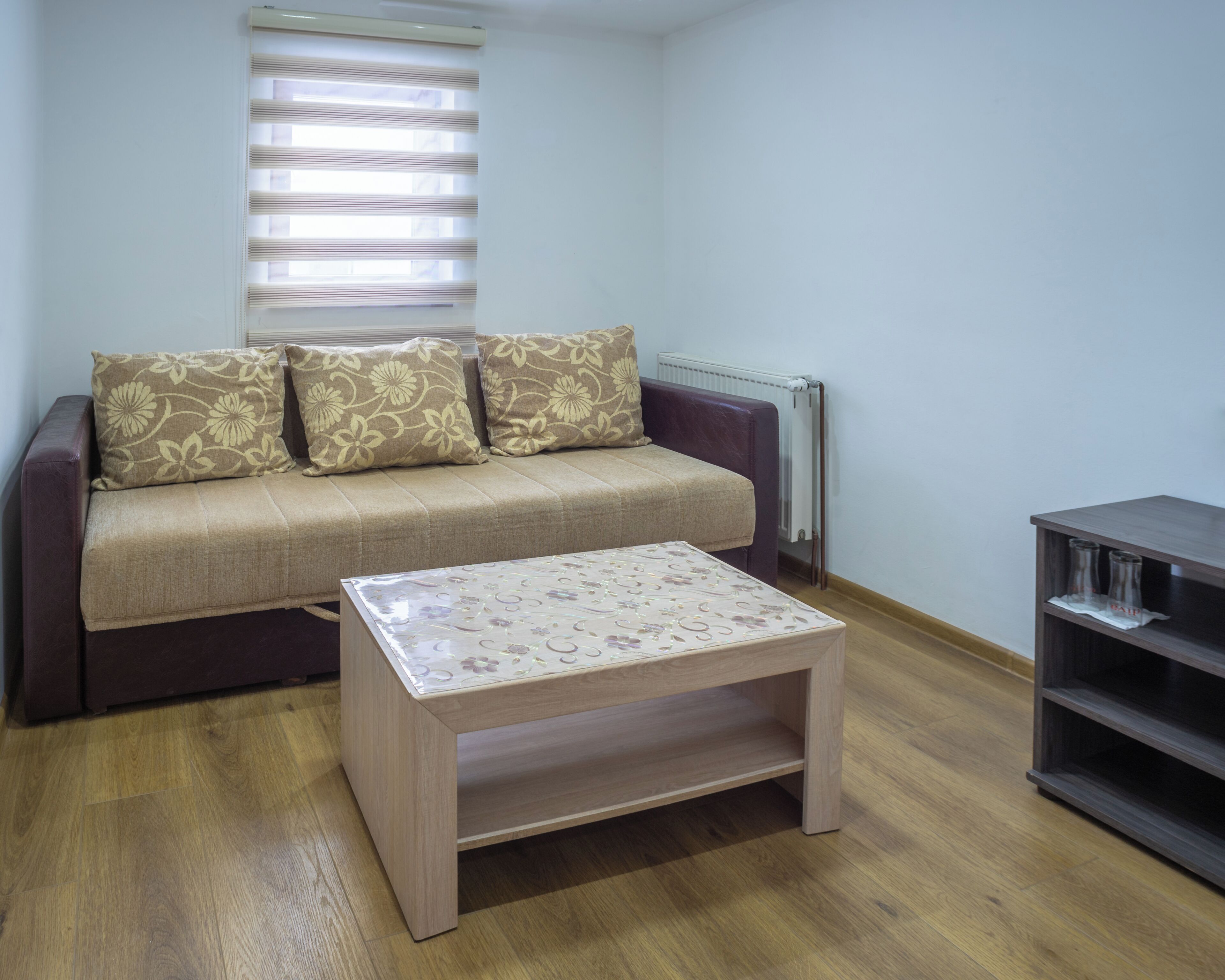 Basic Quadruple Room | Living area