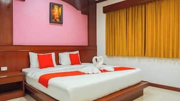 Deluxe Double Room, 1 King Bed, Balcony, City View