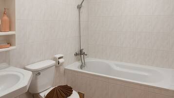 Deluxe-Doppelzimmer, 1 King-Bett, Balkon, Stadtblick | Badezimmer