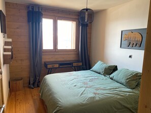 3 bedrooms, desk, free WiFi, wheelchair access - Luxury 3 bedroom apartment with large terrace with mountain view - ideal family (Landry)