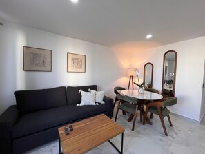 Living area - Zibatá Apartment : 2 bedrooms + private terrace + Starlink (Zibatá)
