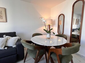 Dining - Zibatá Apartment : 2 bedrooms + private terrace + Starlink (Zibatá)