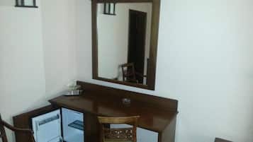 Double Room, Balcony, City View | Interior