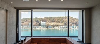 Hlow Busan Hotel