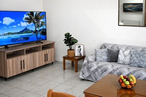 Smart TV - BH1042 - A - Summer Holiday (Agios Nikolaos)