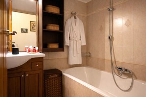 Hair dryer, towels, soap, shampoo - BH1042 - A - Summer Holiday (Agios Nikolaos)