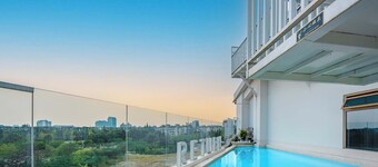 Dujiangyan Gongzuo Private HotSpring Inn