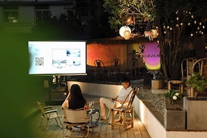 Rooftop terrace - Dujiangyan Gongzuo Private HotSpring Inn (Chengdu)