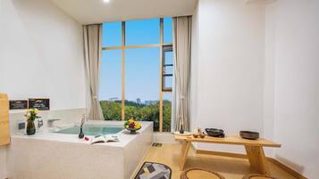 Superior Suite, City View