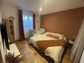 Room - Vrbo Property (Thuir)