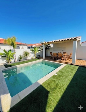 Unclassified image, 2 of 18, button - Vrbo Property (Thuir)