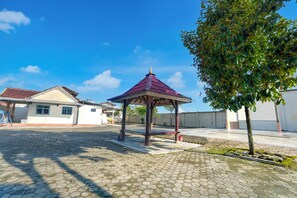 Terrace/patio - OYO 95211 Duta Hotel Banyuwangi (Jajag)