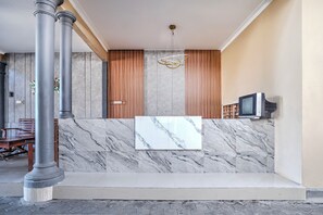 Lobby - OYO 95211 Duta Hotel Banyuwangi (Kabupaten Banyuwangi)